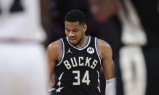 爱游戏体育官网-雄鹿胜开拓者，继续保持不败