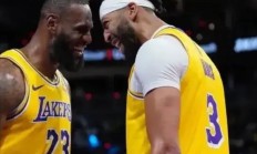 爱游戏app-湖人遭遇溃败，不敌雷霆