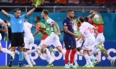 爱游戏官网网页版入口-瑞士逆转晋级！克服挑战进入淘汰赛的简单介绍