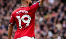 爱游戏官方入口-曼联球队在最近一场比赛中获得惊人的胜利