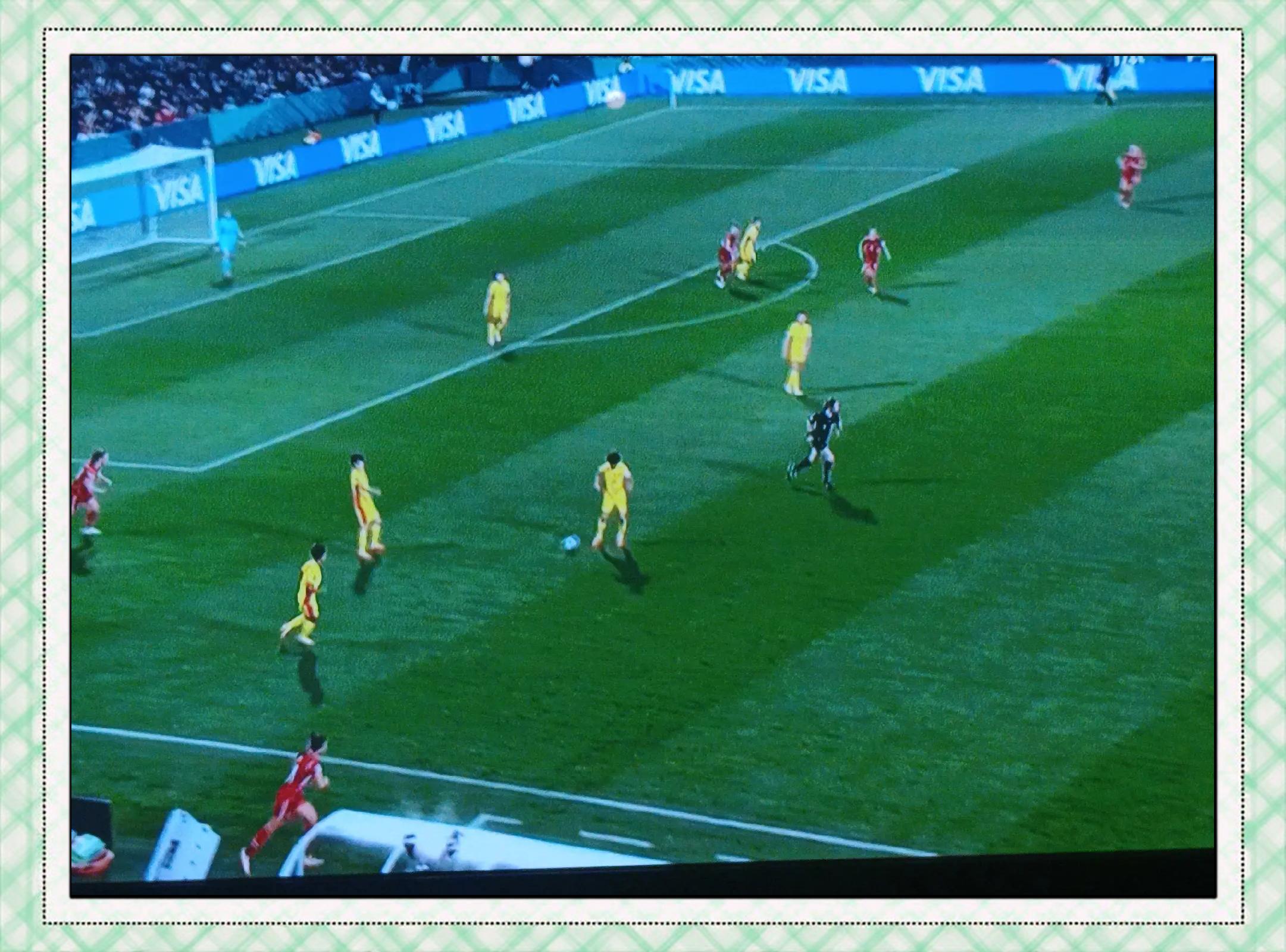 丹麦女足球员表现出色，助球队晋级到下一轮的简单介绍