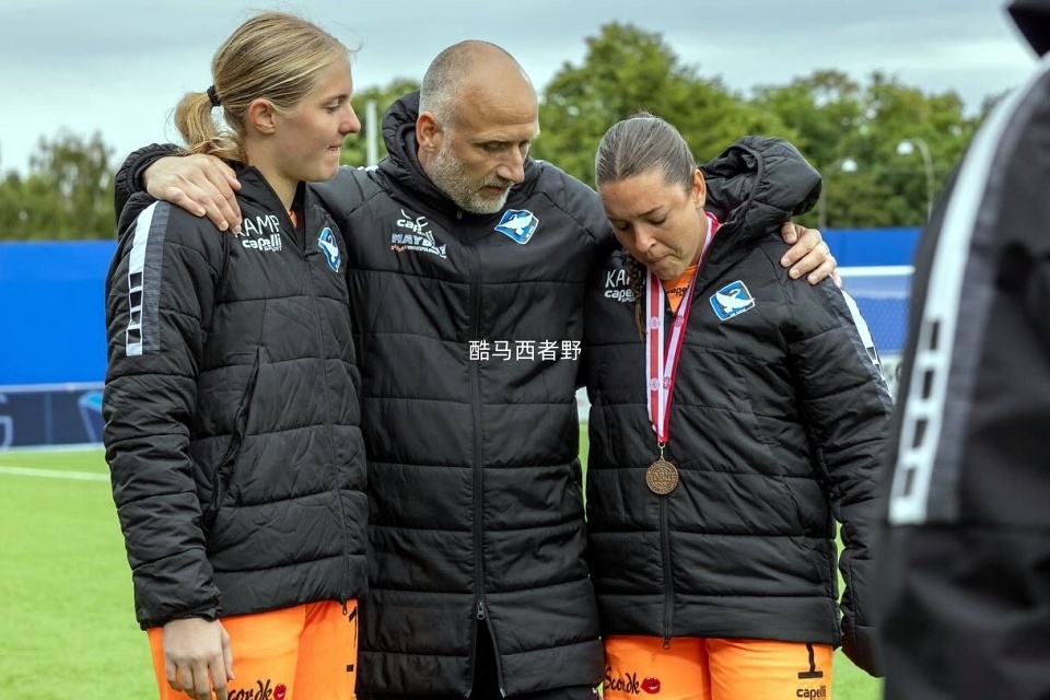 丹麦女足球员表现出色，助球队晋级到下一轮的简单介绍