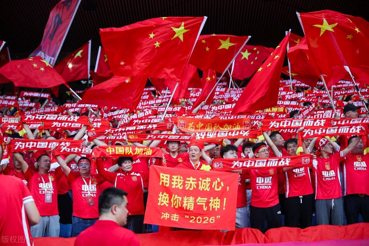 球队主场迎来关键战役,士气高涨 球队主场迎来关键战役,士气高涨