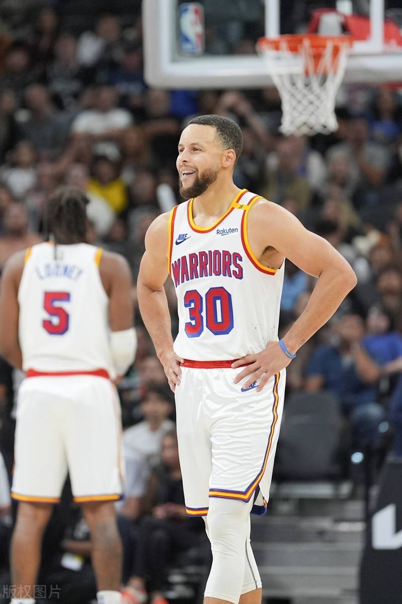 勇士苦战逆转马刺,库里成为救世主 勇士苦战逆转马刺,库里成为救世主