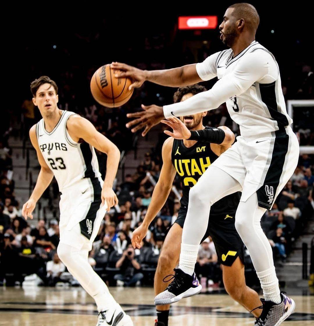 包含马刺阵容平稳队员默契配合展现出色发挥的词条