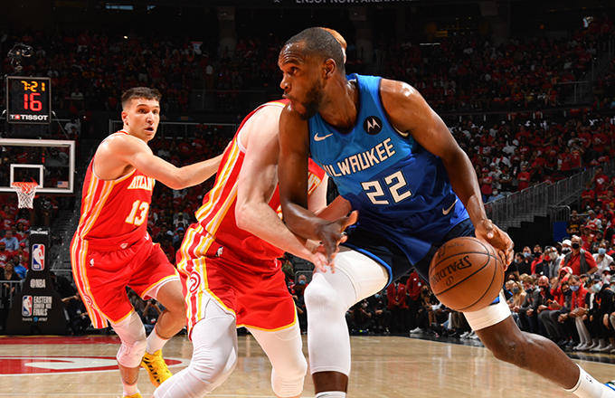 老鹰逆转雄鹿，暂居东部第二