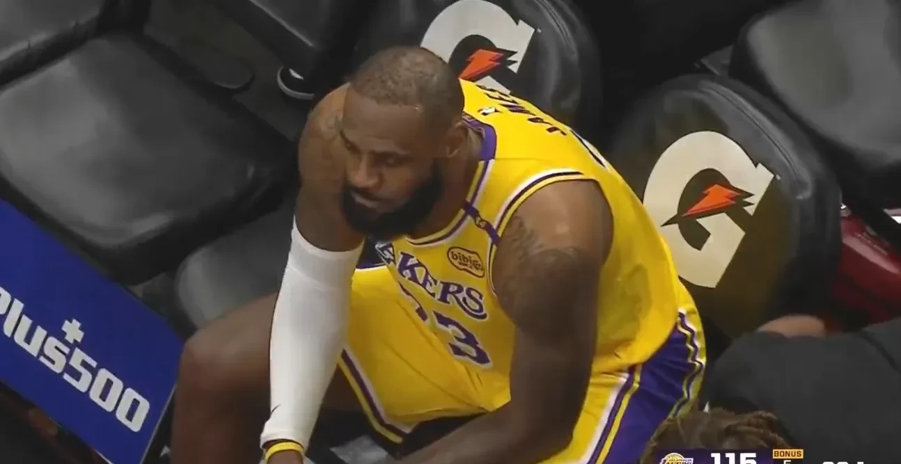 湖人客场赢下公牛,詹姆斯砍下37分的简单介绍 湖人客场赢下公牛,詹姆斯砍下37分的简单介绍