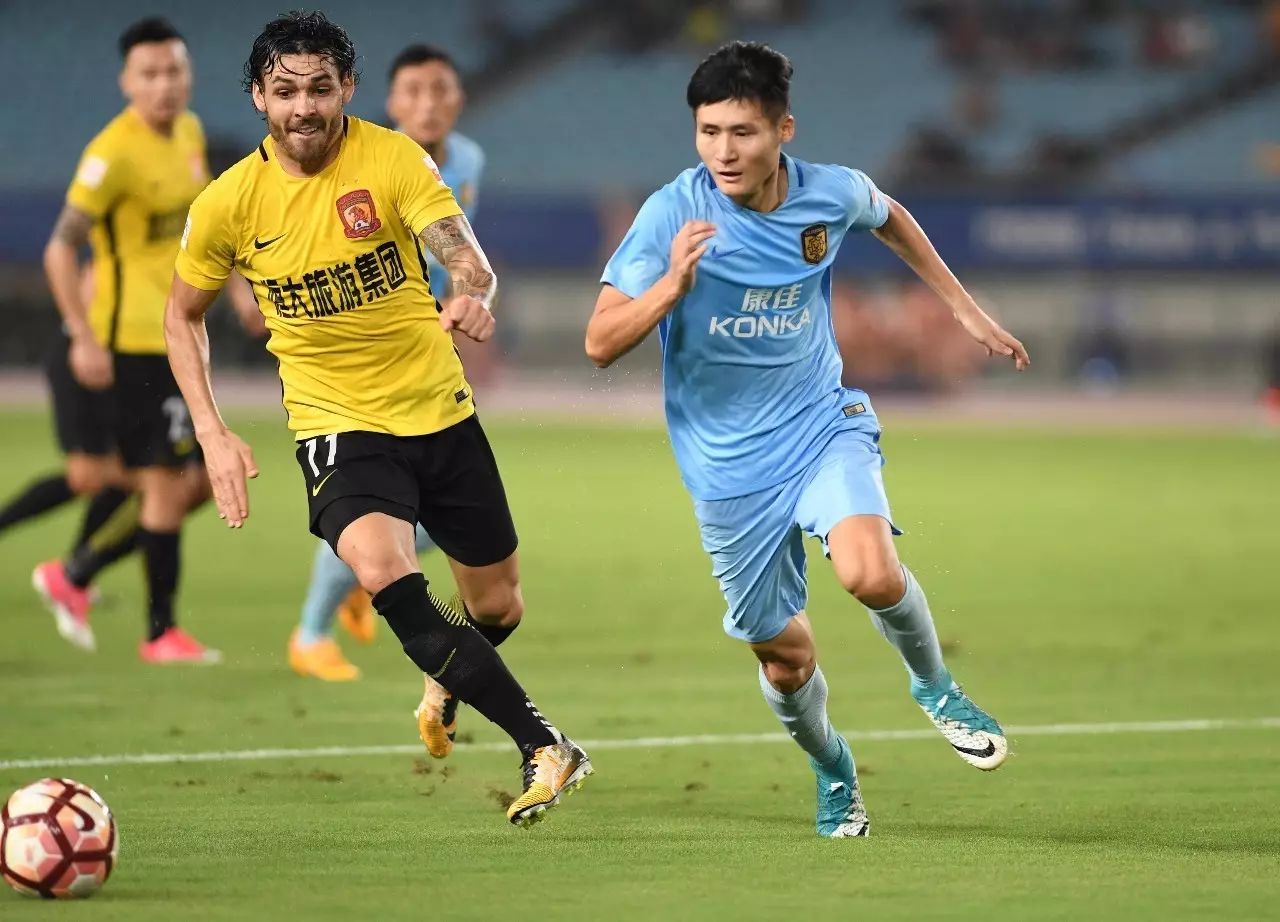 关于苏宁主帅赞誉年轻球员,球队士气大涨的信息 关于苏宁主帅赞誉年轻球员,球队士气大涨的信息