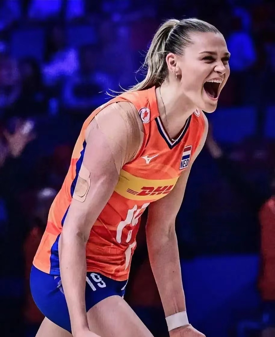 荷兰排球队员精准发球晋级半决赛 荷兰排球队员精准发球晋级半决赛