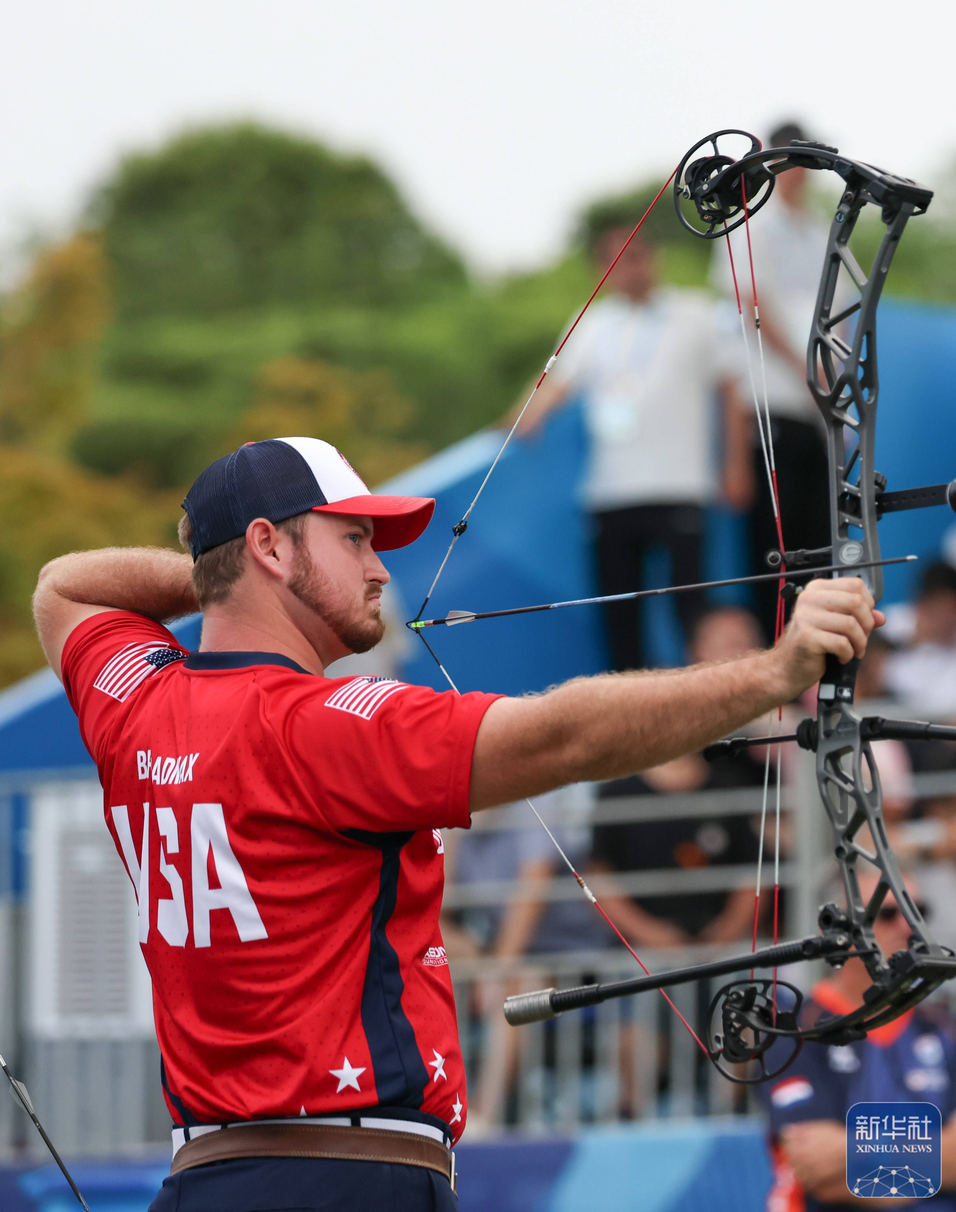 荷兰选手在跆拳道比赛中取得亚军