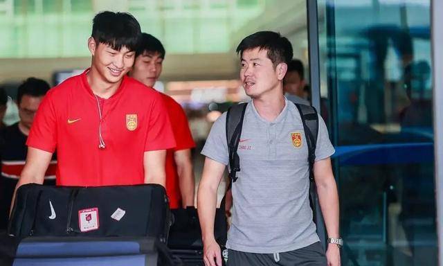 关于联盟青年新星横空出世，挑战老将传统的信息